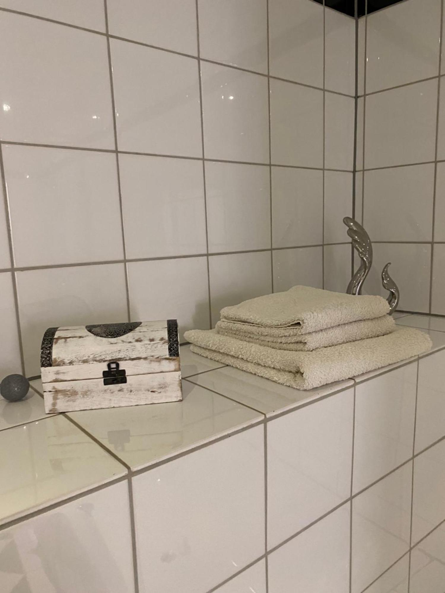 Ferienwohnung Zentral An Der Moselpromenade Zell an der Mosel Exterior foto
