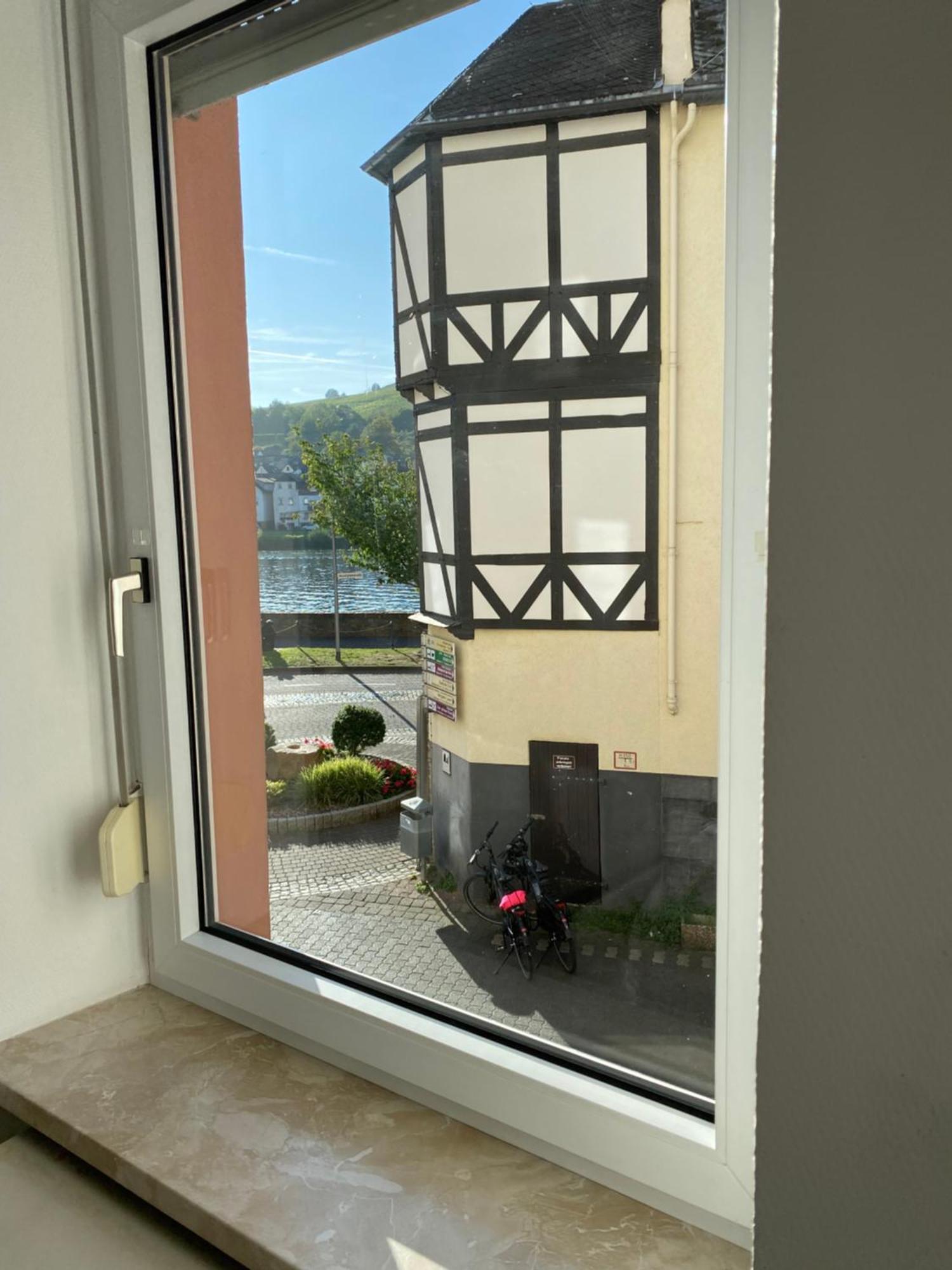 Ferienwohnung Zentral An Der Moselpromenade Zell an der Mosel Exterior foto